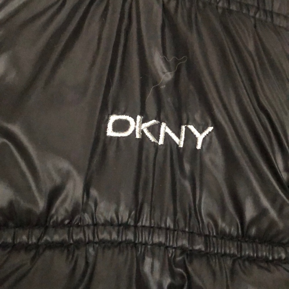 GIRLS DKNY Puffy coat with hood. - Picture 2 of 11